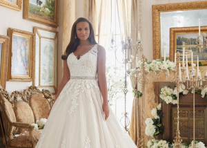 A legszebb molett menyasszonyi ruhák – Ezt a tíz tippet fogadd meg a ruhaválasztásnál, ha plusz kilókkal állsz az oltárhoz