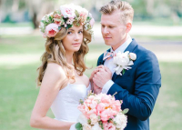 Laza fonatok & hétköznapi elegancia – Esküvői frizuratrendek 2019-ben