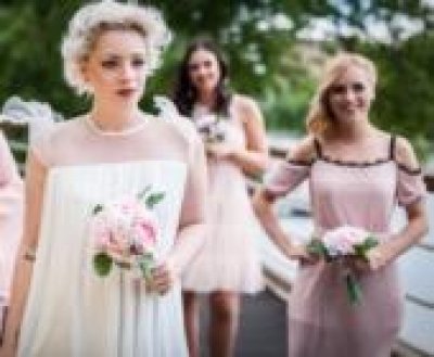 Meglepődsz! Mutatjuk, milyen 2017 esk&uuml;vői divatja