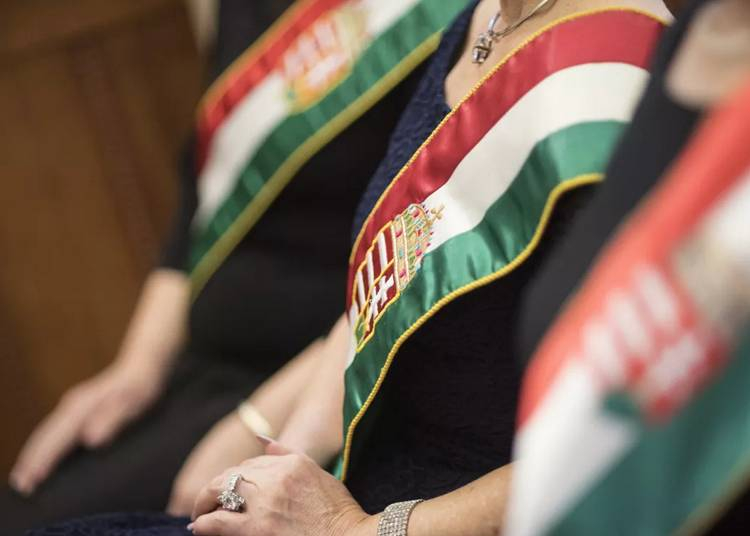 Hárommillió alatt eleve nehéz megúszni egy lakodalmat