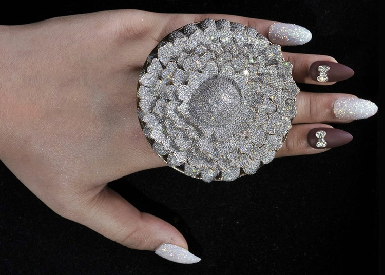 Elkészült a világ legkülönlegesebb, Guinness-rekorder gyémántgyűrűje