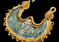 Előkerült egy 11. századból származó arany fülbevaló